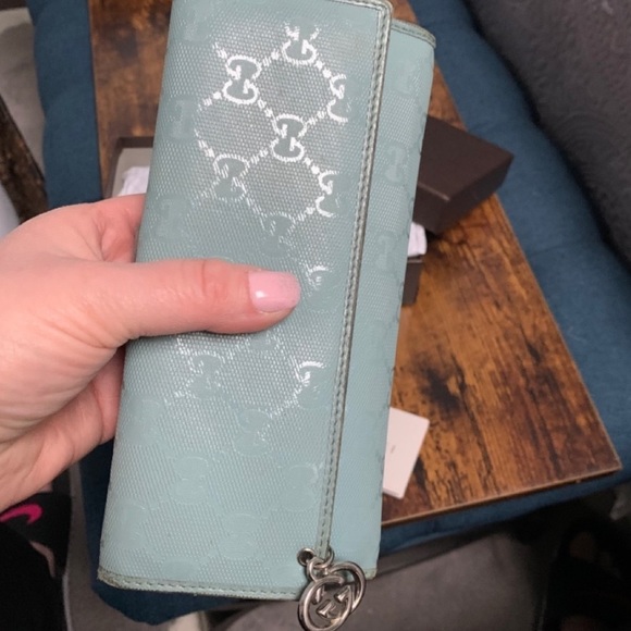 Gucci Handbags - 💎Authentic Gucci wallet